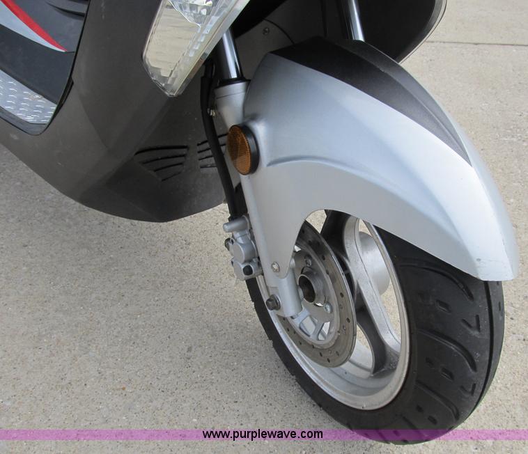 image for item K9296 2008 Znen RCX150R moped