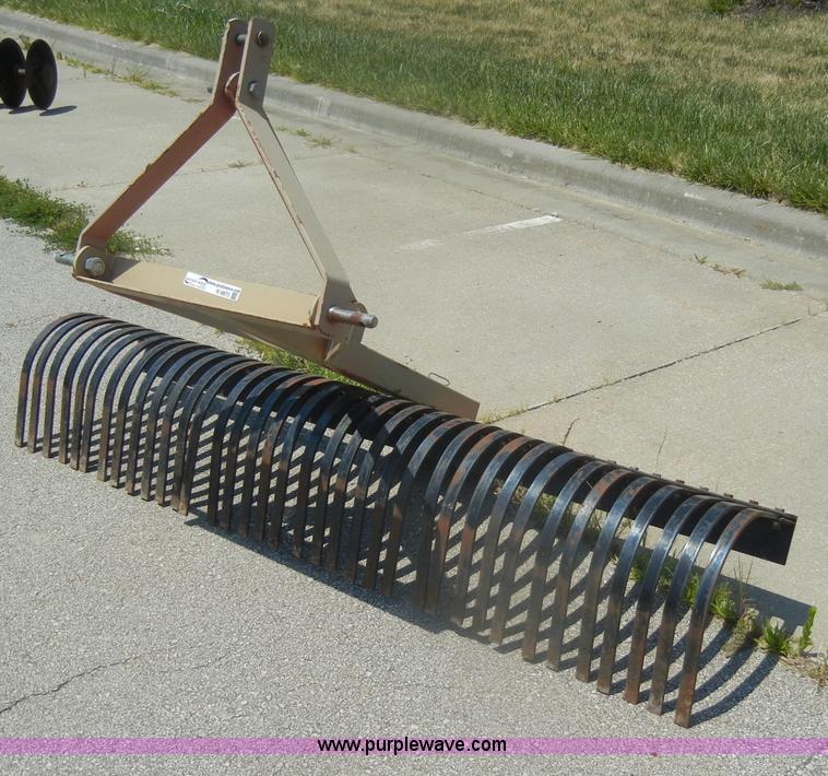 image for item N9873 Square tine rake