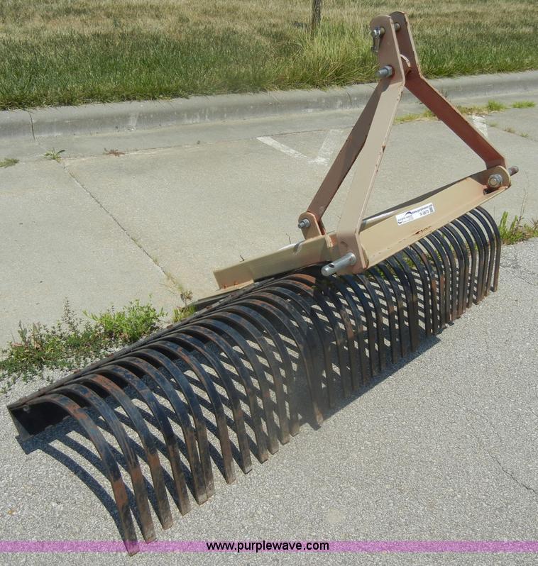 image for item N9873 Square tine rake
