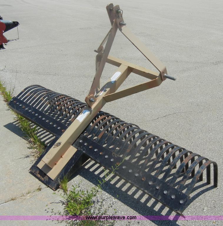 image for item N9873 Square tine rake