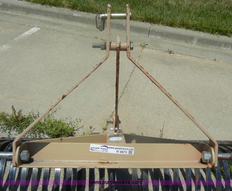 image for item N9873 Square tine rake