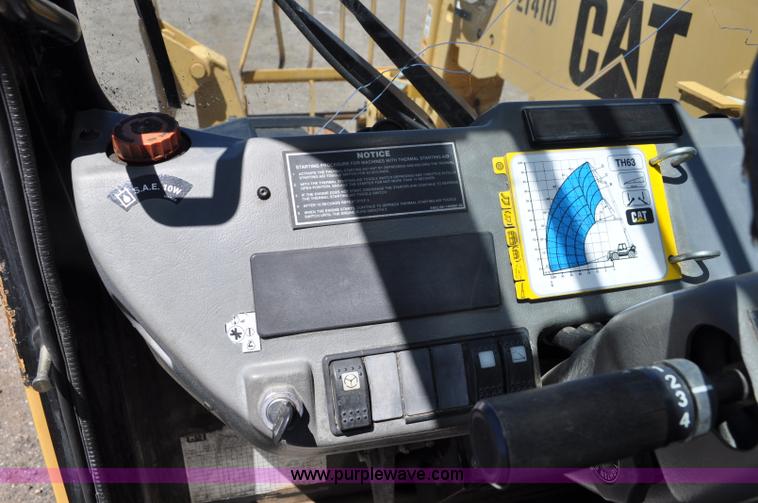 image for item A5949 2000 Caterpillar TH63 telehandler