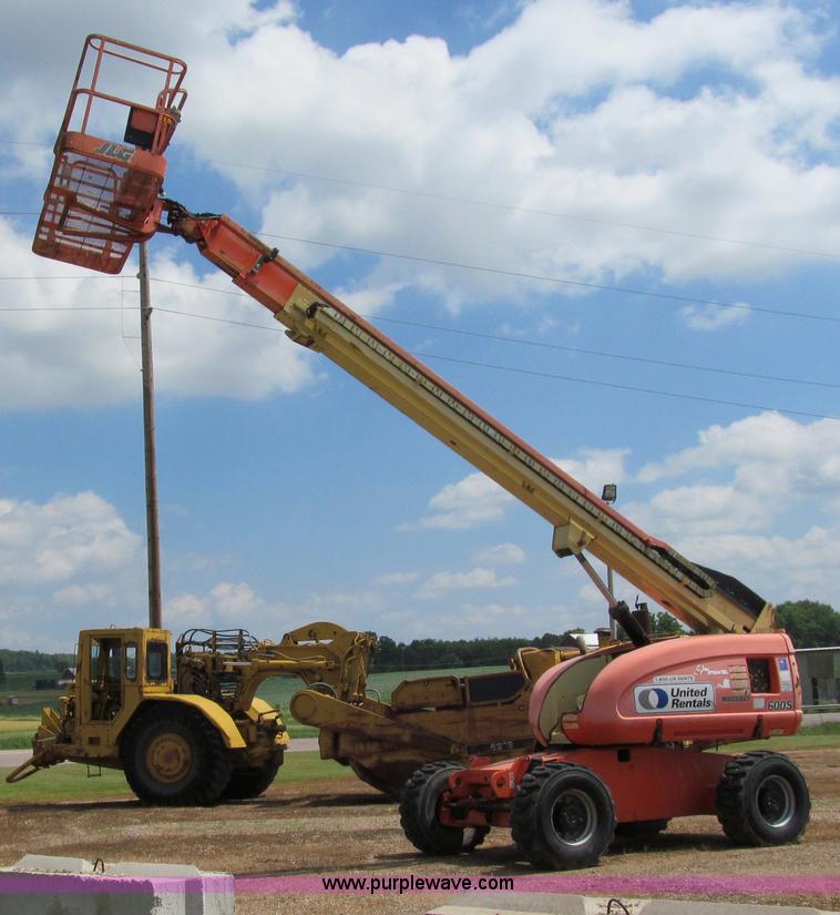 image for item A7519 JLG 600S telescoping boom lift