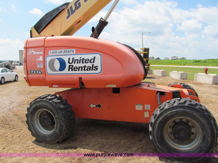 image for item A7519 JLG 600S telescoping boom lift