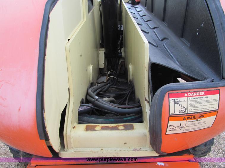 image for item A7519 JLG 600S telescoping boom lift