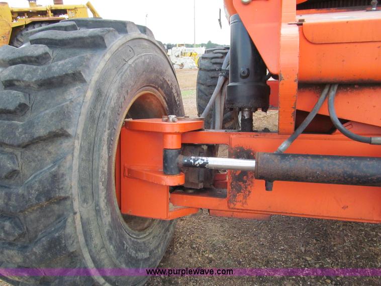 image for item A7519 JLG 600S telescoping boom lift