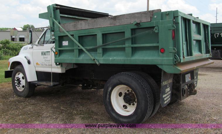 image for item A7520 1996 Ford F850 dump truck