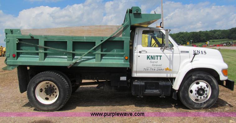 image for item A7520 1996 Ford F850 dump truck