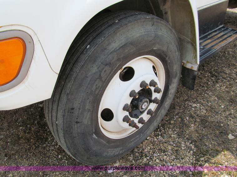 image for item A7520 1996 Ford F850 dump truck