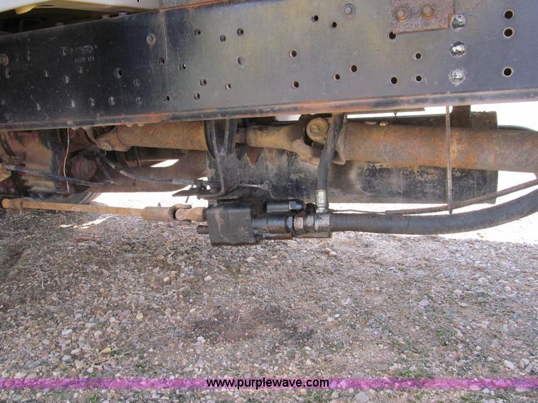 image for item A7520 1996 Ford F850 dump truck