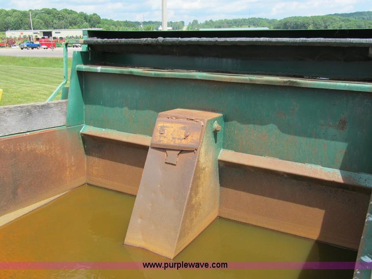 image for item A7520 1996 Ford F850 dump truck