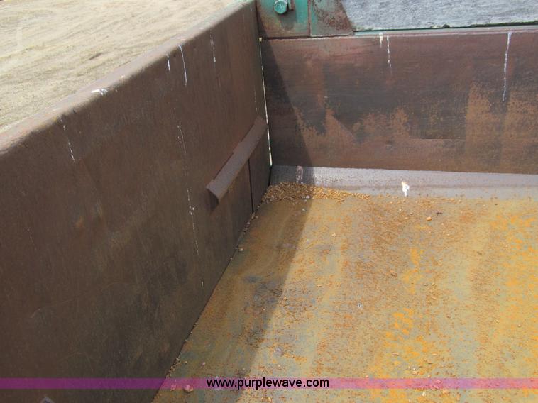 image for item A7520 1996 Ford F850 dump truck