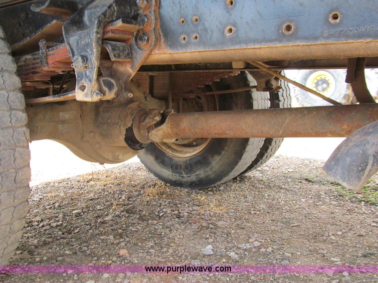 image for item A7520 1996 Ford F850 dump truck