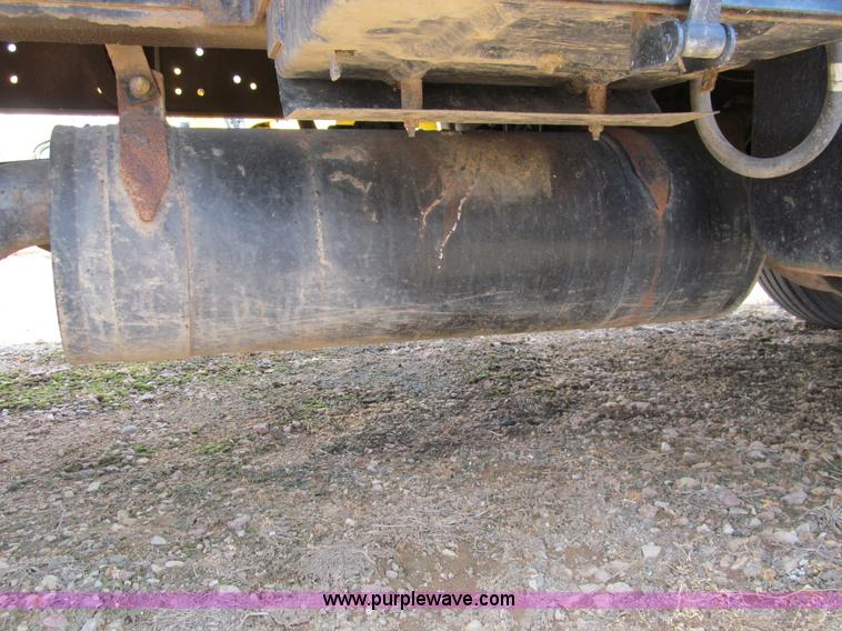 image for item A7520 1996 Ford F850 dump truck