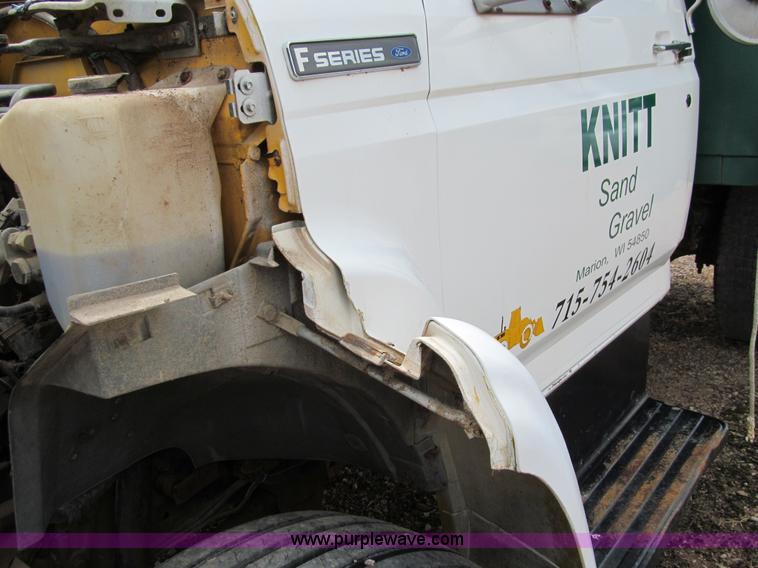 image for item A7520 1996 Ford F850 dump truck