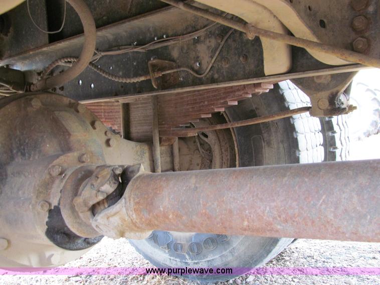 image for item A7520 1996 Ford F850 dump truck