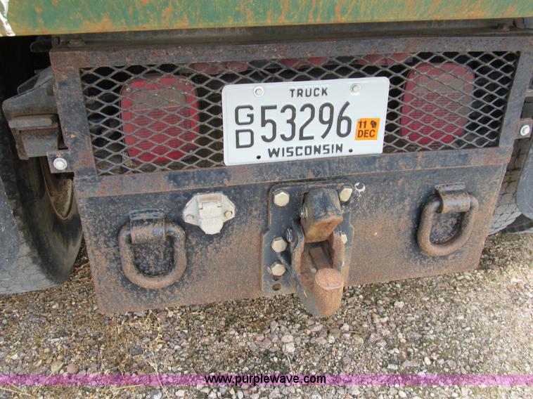 image for item A7520 1996 Ford F850 dump truck