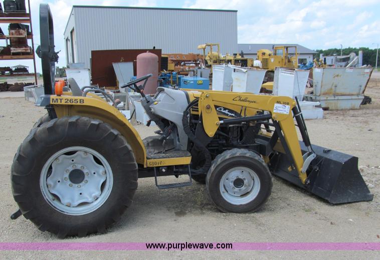 image for item A7522 AGCO Challenger MT265B utility tractor
