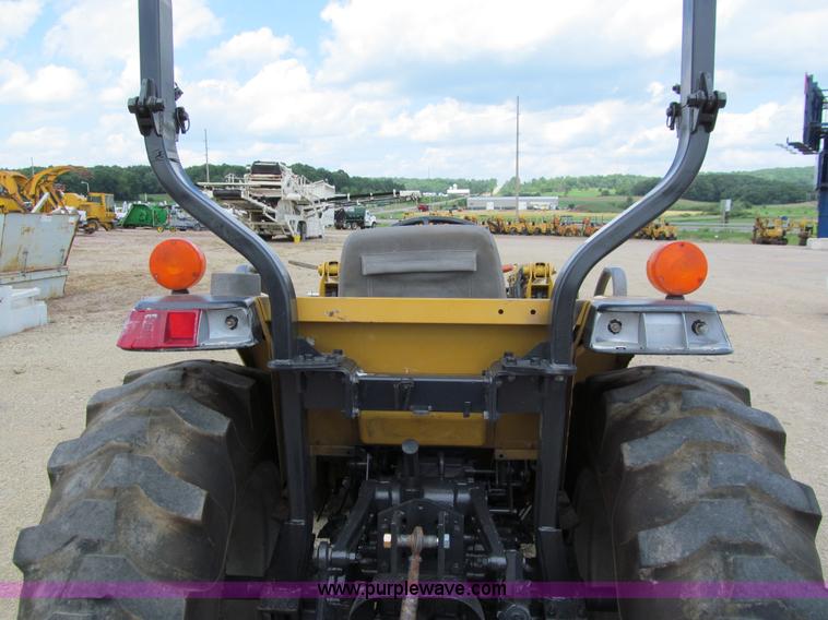 image for item A7522 AGCO Challenger MT265B utility tractor