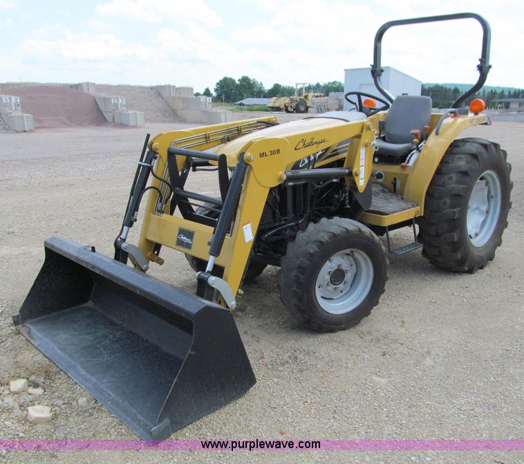 image for item A7522 AGCO Challenger MT265B utility tractor