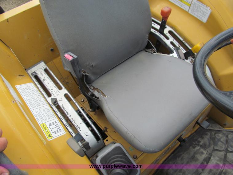 image for item A7522 AGCO Challenger MT265B utility tractor