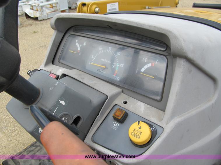 image for item A7522 AGCO Challenger MT265B utility tractor