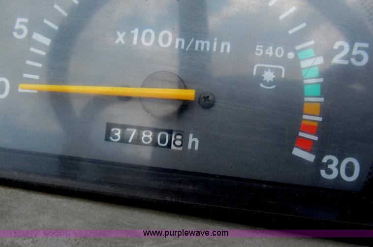 image for item A7522 AGCO Challenger MT265B utility tractor