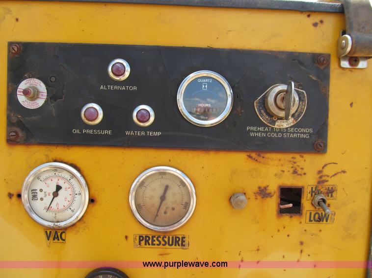 image for item A7524 McLaughlin Vacumole MELT-500D portable vacuum unit