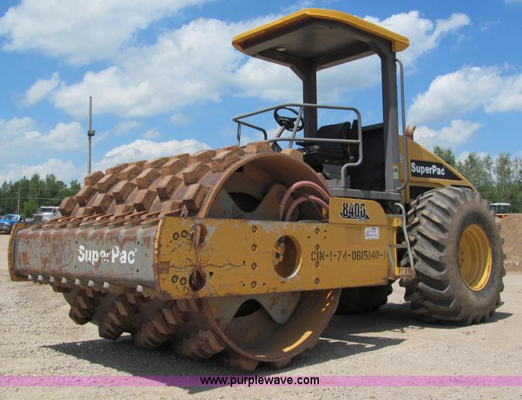 image for item A7525 2002 Superpac 8410P padfoot compactor