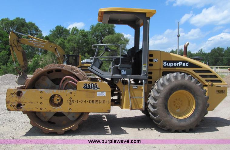 image for item A7525 2002 Superpac 8410P padfoot compactor