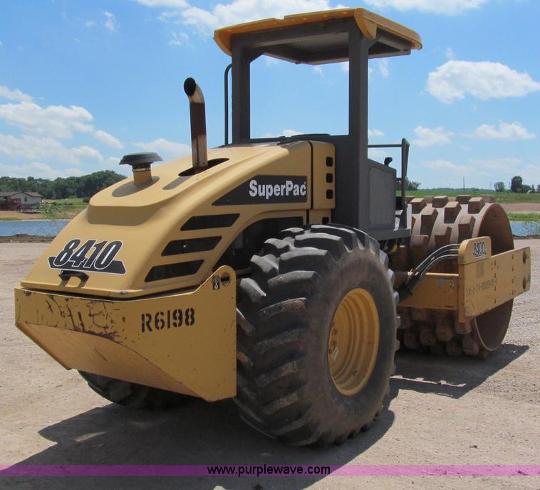 image for item A7525 2002 Superpac 8410P padfoot compactor