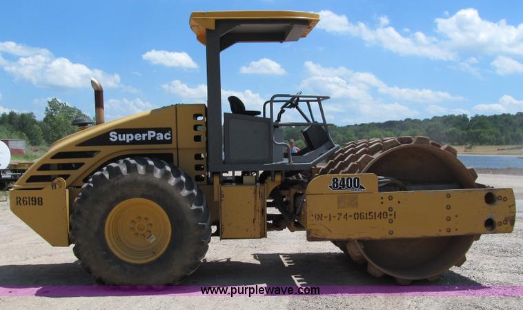 image for item A7525 2002 Superpac 8410P padfoot compactor