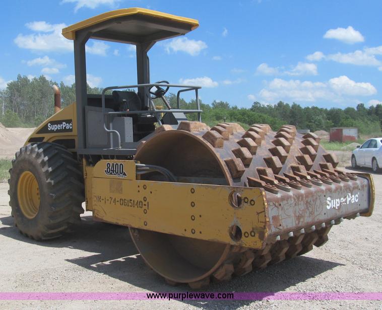 image for item A7525 2002 Superpac 8410P padfoot compactor