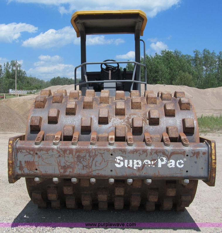 image for item A7525 2002 Superpac 8410P padfoot compactor