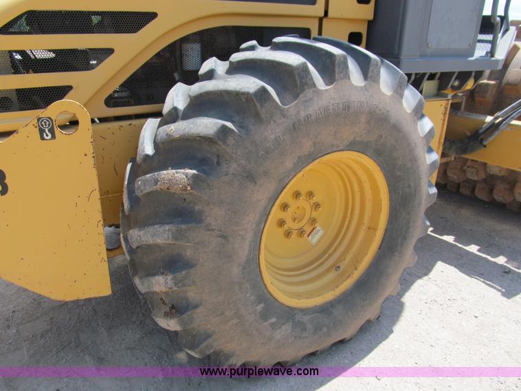 image for item A7525 2002 Superpac 8410P padfoot compactor