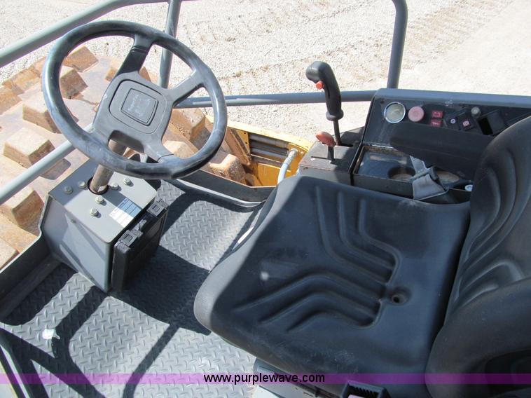 image for item A7525 2002 Superpac 8410P padfoot compactor