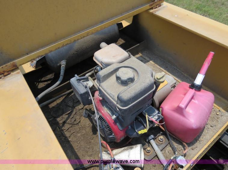 image for item B2413 2009 Witzco Challenger RG-50 52.5' detachable drop deck lowboy trailer