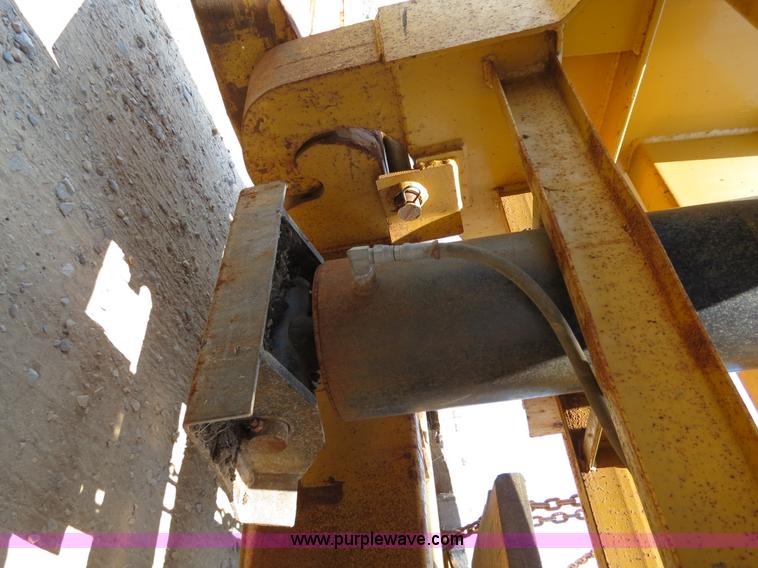 image for item B2413 2009 Witzco Challenger RG-50 52.5' detachable drop deck lowboy trailer