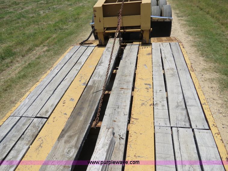 image for item B2413 2009 Witzco Challenger RG-50 52.5' detachable drop deck lowboy trailer