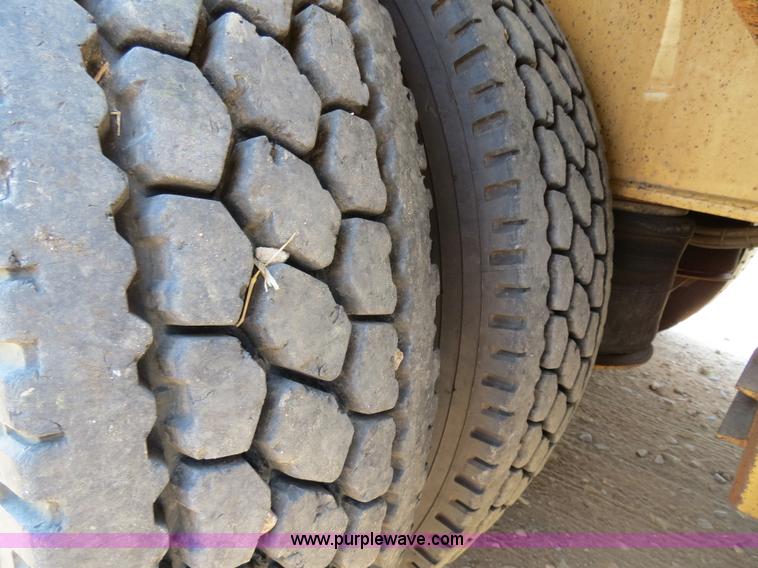 image for item B2413 2009 Witzco Challenger RG-50 52.5' detachable drop deck lowboy trailer