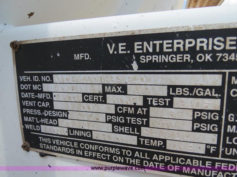 image for item B2427 2005 V.E. Enterprises Eagle 130 barrel vacuum trailer