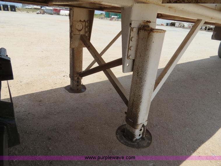 image for item B2427 2005 V.E. Enterprises Eagle 130 barrel vacuum trailer