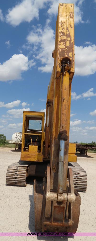 image for item B2429 1978 John Deere 690B excavator