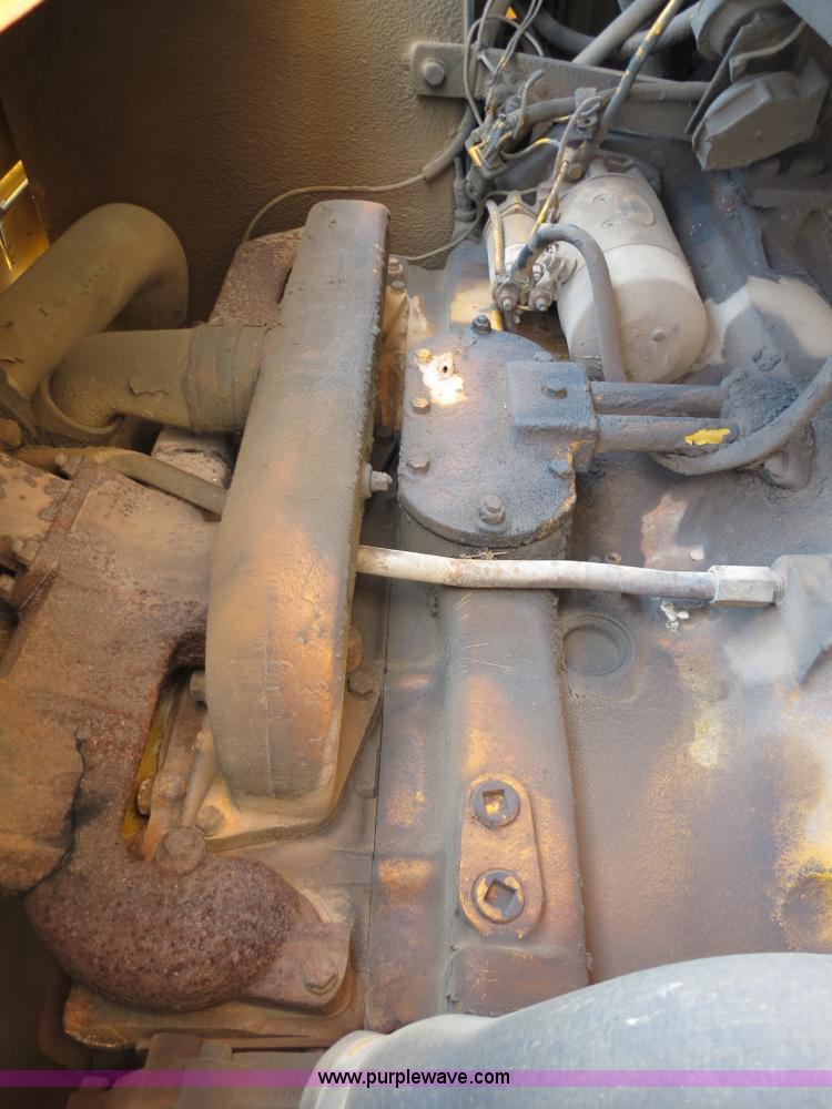 image for item B2429 1978 John Deere 690B excavator