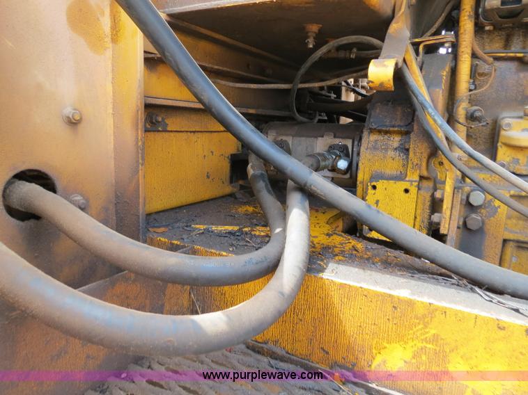 image for item B2429 1978 John Deere 690B excavator