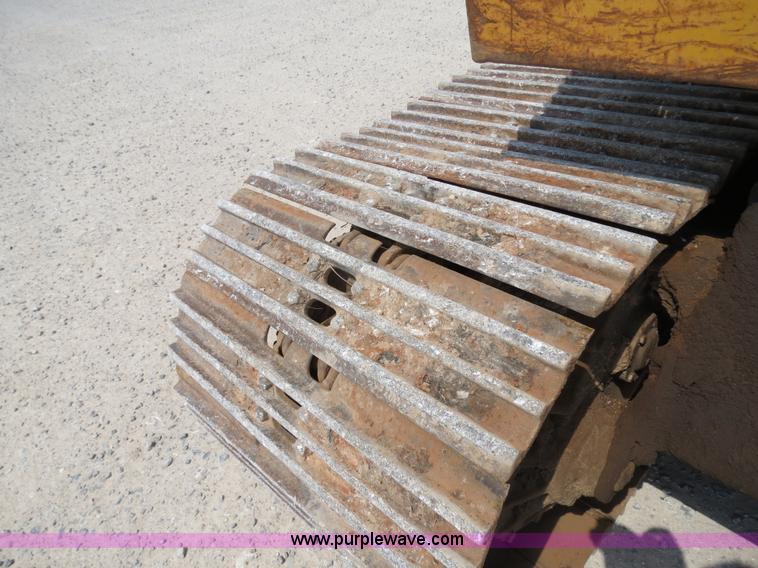 image for item B2429 1978 John Deere 690B excavator