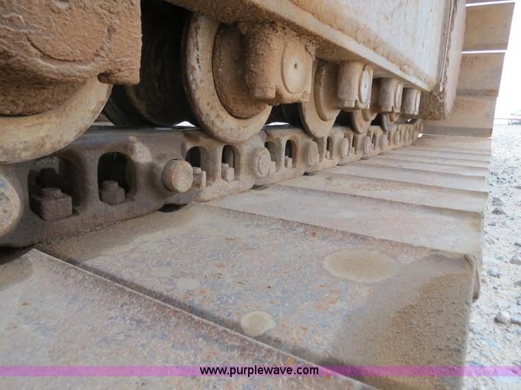 image for item B2429 1978 John Deere 690B excavator