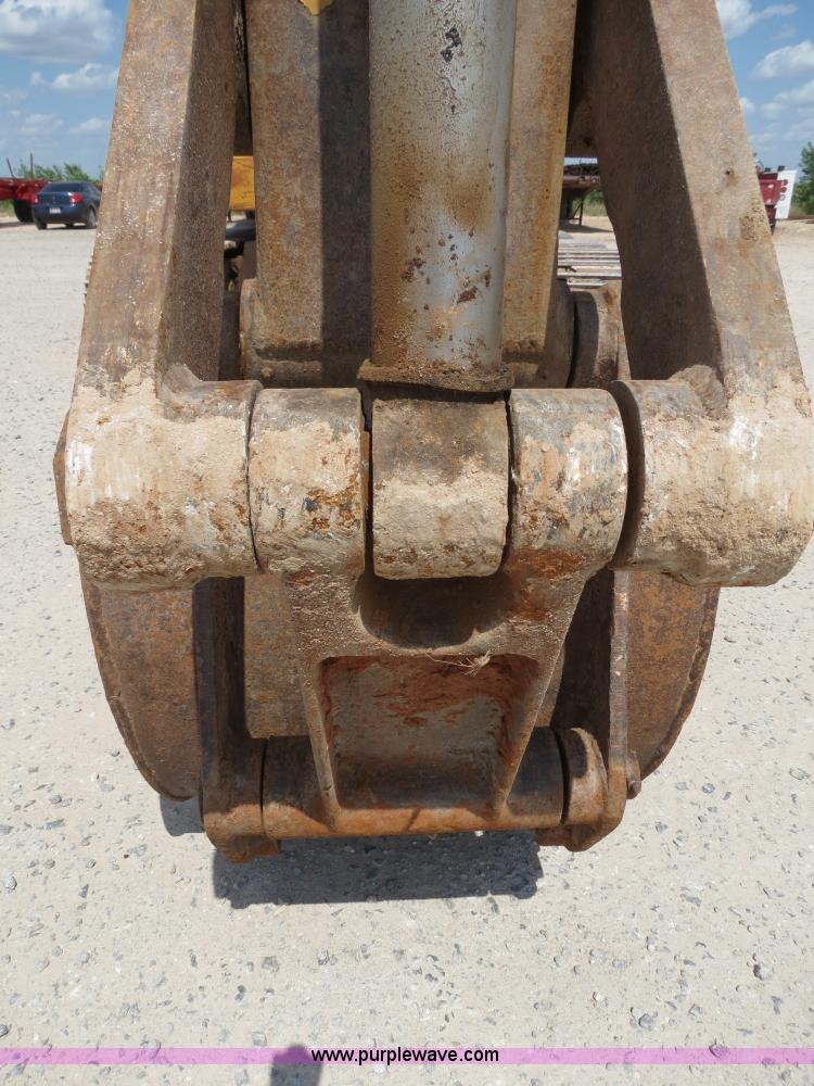 image for item B2429 1978 John Deere 690B excavator