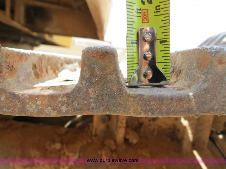 image for item B2429 1978 John Deere 690B excavator