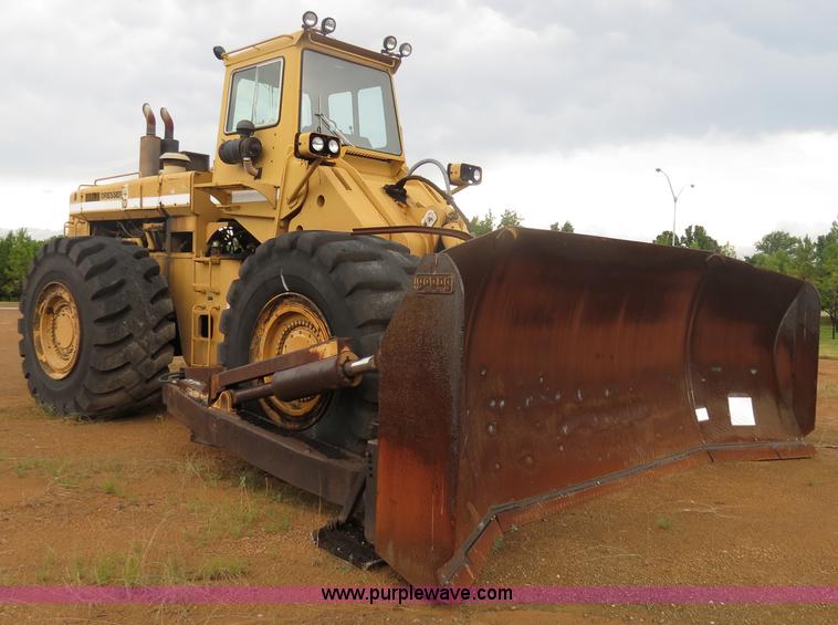 image for item B2450 1990 Dresser 970 wheel dozer
